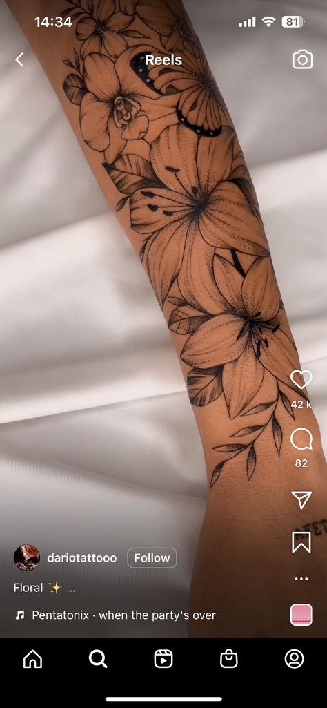 Back Elbow Tattoo, Elbow Tattoos For Women, Lily Tattoo Sleeve, Above Elbow Tattoo, Minimalistic Tattoos, Behind Ear Tattoos, Elbow Tattoo, Flower Wrist Tattoos, Tattoo New