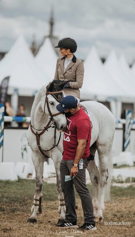 Equestrian Couple Aesthetic, Equestrian Relationship, Equestrian Couple, Horse Couple, Hunter Jumper Horses, Horsey Life, Horse Poses, Show Jumping Horses, Horse Show Clothes