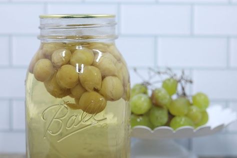 Canning Grape Juice, Grape Juice Recipe, Water Bath Canning Recipes, Cotton Candy Grapes, Canning Equipment, Easy Canning, Canning Recipe, Canning Supplies, Water Bath Canning