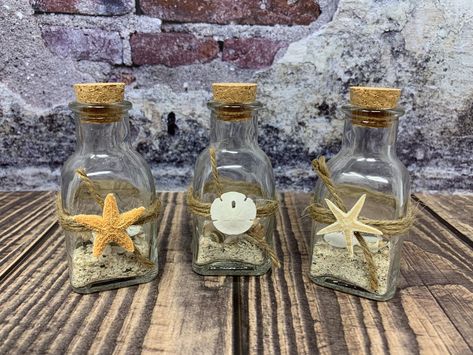 Sand Bottles, Jar Wedding Favors, Beach Jar, Beach Candle Holder, Sand Projects, Nautical Crafts, Beach Candle, Beach Ornaments, Bottle Decor