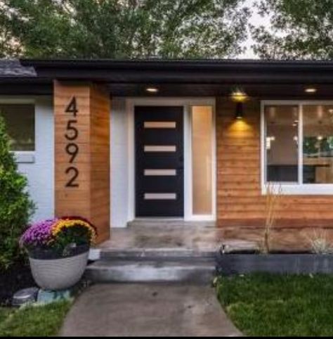 Mid Century Modern Front Porch Ideas, Mcm Double Front Door, Small Mid Century House Exterior, Mcm Exterior Makeover, Mid Century Modern Exterior Paint, Mid Century Modern Exterior Makeover, Midcentury Modern Front Door, Mid Century Flat, Mid Century House Exterior