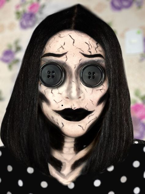 Other Mother Cosplay, Other Mother Makeup, Halloween Lip Makeup, Mothers Makeup, The Other Mother, Batman Halloween, Gore Makeup, Coraline Art, Other Mother