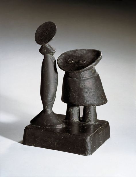 Fille et mère, Max-Ernst, 1959. Dada Movement, Christo And Jeanne Claude, Brass Objects, Modern Art Sculpture, Avant Garde Artists, Max Ernst, Clay Figures, True Art, Pencil Portrait