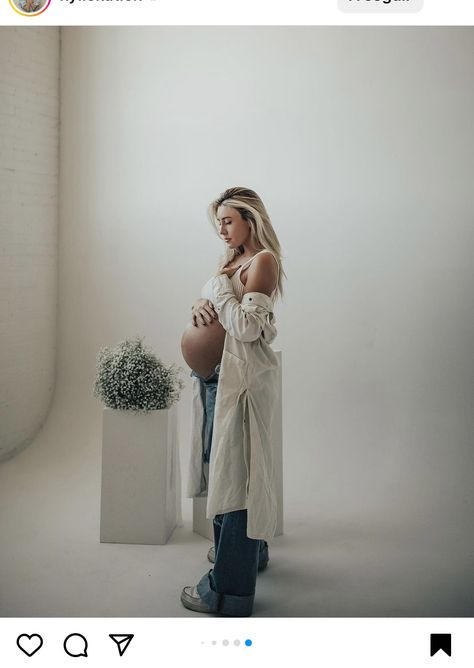 Kylie Katich, About To Pop, Couple Pregnancy Photoshoot, Pretty Pregnant, Future Lifestyle, Maternity Shoot, Pregnancy Photoshoot, Pregnancy Photos, So Beautiful