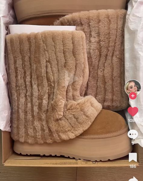 Fur Uggs, Cute Uggs, Fluffy Shoes, Shoes Aesthetic, Fresh Shoes, Hype Shoes, Girly Shoes, Aesthetic Shoes, Swag Shoes