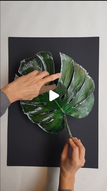 Diy Botanical Prints, Leaf Print Art Diy, Diy Leaf Painting, Art For The Home, Abstract Leaf Art, Plant Art And Craft, Latest Painting Ideas, Spray Paint Art Diy, Leaf Printing Art Ideas