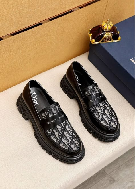 Dior Shoes Men, Mens Dior, Dior For Men, Luxury Shoes For Men, Dior Luxury, Shoes Fashion Photography, Gents Shoes, Dior Men, Dior Sneakers