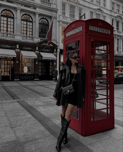 Telephone Booth Aesthetic, London Photography Instagram, London Instagram Pictures, London Trip Outfit, Booth Aesthetic, Red Telephone Booth, London Photo Ideas, London Telephone Booth, Street Pics