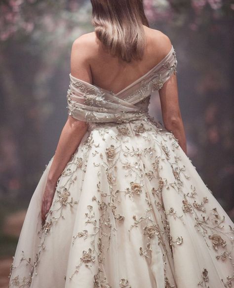 Sebastian Disney, Beautiful Ball, Paolo Sebastian, God's Promise, Amazing Dresses, Dress Colors, Multicultural Wedding, Kampot, 파티 드레스