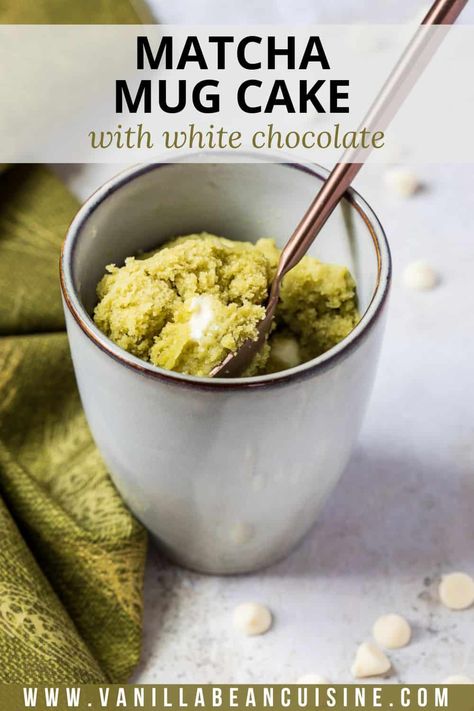 This Matcha Mug Cake is the perfect afternoon pick-me-up. Matcha latte flavor, plus white chocolate chips, in mug cake form! White Chocolate Matcha Latte, Matcha Mug Cake, Matcha Mug, Mugcake Recipe, Chocolate Chip Mug Cake, Matcha White Chocolate, Easy Mug Cake, Cake Form, Matcha Chocolate