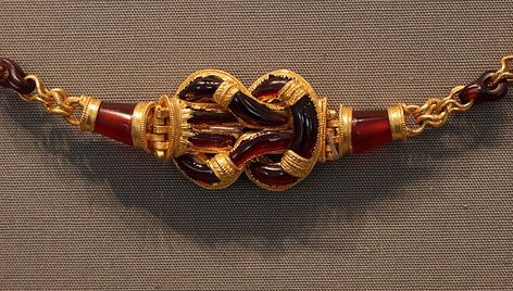 Heracles Knot, Product Ideas, Ancient Jewelry, Knot Necklace, Wikimedia Commons, Hercules, Berlin, Knot, Gold