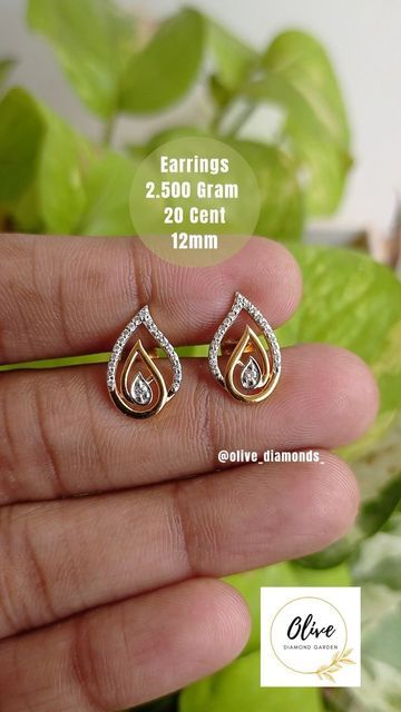 Leaf Design Earrings Gold, Ear Rings Studs Gold, Ear Rings For Women In Gold, Small Gold Earrings Designs, Gold Earrings Designs For Daily Use, Gold Earrings Studs Simple, Ear Rings For Women, Latest Gold Earrings, Gold Earrings Bridal