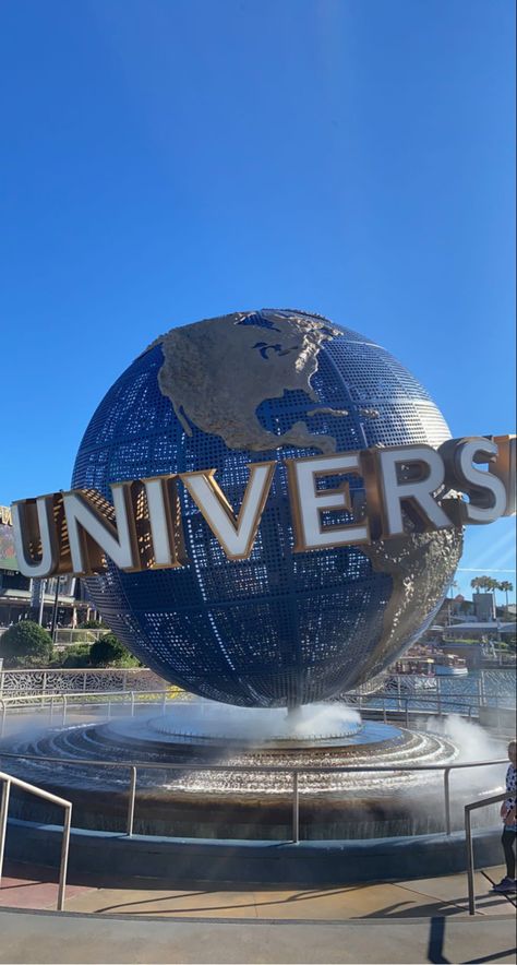 Universal Orlando Wallpaper, Universal Instagram Stories, Universal Studios Aesthetic Photos, Harry Potter World Orlando Aesthetic, Globe Picture, Orlando Florida Universal Studios, Harry Potter Florida Universal Orlando, Universal Studios Orlando Trip, Icon Parking