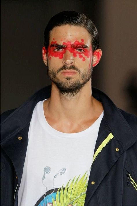 Male Runway Makeup, Male Runway, Catwalk Makeup, Class Board, Festival Outfits Men, Light Makeup Looks, Mens Inspiration, Runway Hair, Male Hair