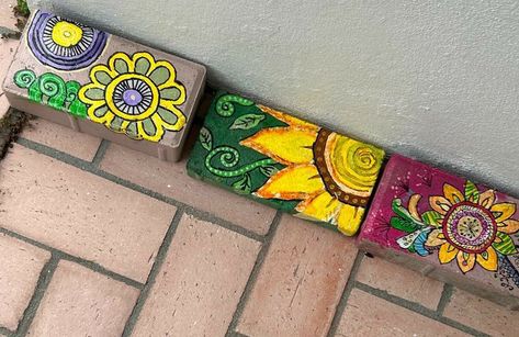 Brick Painting Ideas Craft, Brick Painting Ideas, Painting Bricks, Garden Bricks, Painted Bricks Crafts, Brick Painting, Painted Bricks, Painted Pavers, Brick Crafts