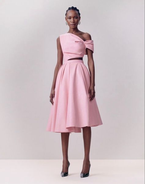 alexander mcqueen • beautiful pink dress Asymmetric Neckline, Classy Dress, Sewing Dresses, Simple Dresses, Couture Fashion, Look Fashion, Night Dress, Classy Outfits, Pretty Dresses