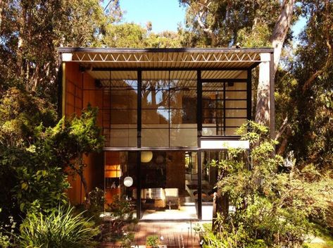 Emma Goodwin of the Surfrider Spills Her Favorite Spots in Malibu - Camille Styles Case Study House, Los Angeles Architecture, Eames House, Case Study Houses, Modern Architects, Mid Century Architecture, Famous Architects, Architect House, Mid Century Modern House