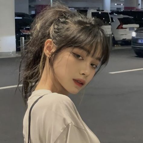 Hairstyles Ponytail With Bangs, Bangs To Cover Forehead, Bangs In Ponytail, Poni Korea Style, Ranranele Icons, Hair Bangs Ponytail, Ponytail With Bangs Hairstyles, Bangs Ponytail Hairstyles, Bangs With Ponytail