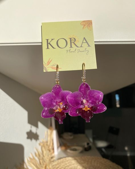 Pink Suits Women, Violet Jewelry, Orchid Jewelry, Orchid Earrings, Boquette Flowers, Sweet Jewelry, Face Jewellery, Real Flower Jewelry, Purple Orchids