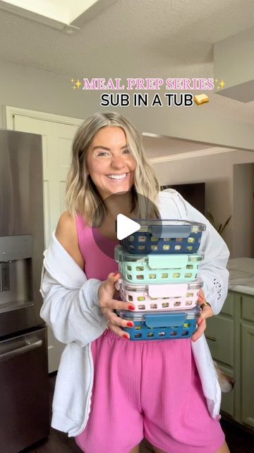 Brittany Voges on Instagram: "Meal Prep Series: Sub in a Tub! 🥪🥗  You’ve likely seen this recipe all over Instagram already or even if your local Jersey Mike’s, and for good reason! Its basically fool proof and so delicious, and great to prep ahead of time for meal prep. I like pairing this salad with chips or pretzels for a little crunch since it’s low carb. Details below!   PS: comment “CONTAINERS” to be sent a link to my glass containers from @elloproducts !!   Macros: 19g p / 9g c / 14g f ; 232 calories   salad ingredients: 8 cups romaine lettuce 10-12 grape tomatoes, sliced 2 servings banana peppers, chopped 1/2 red onion, chopped 10-12 dill pickle chips, chopped 8 oz turkey breast, chopped 56g turkey pepperoni, chopped 4 slices ultra thin provolone, chopped 4 tsp grated parmesan  d Sub In A Tub Meal Prep, Jersey Mikes Sub In A Tub Copycat, Sub In A Tub Salad Healthy, Ww Meal Prep For The Week, Salad With Chips, Dots Pretzels, Protein Puddings, Dill Pickle Chips, Quick Meal Prep