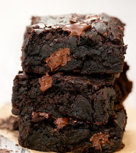 Amazing Brownies, Moist Chocolate Brownies, Maklike Resepte, Fall Dessert Recipes Easy, Banana Brownies, Pumpkin Brownies, Pie Cupcakes, Chewy Brownies, Fall Desserts Easy