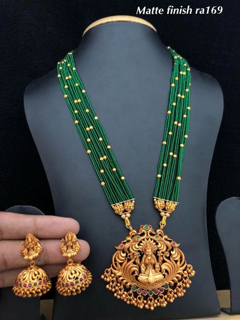 1 Gram Gold Jewelry #GoldJewelryArmoire #GoldJewelleryUnique Tilhari Design, Emerald Gold Necklace, Nepali Wedding, Indian Artificial Jewellery, 1 Gram Gold Jewellery, Gold Pearl Jewelry, Gold Necklace Indian Bridal Jewelry, Beaded Necklace Designs, Gold Jewelry Stores