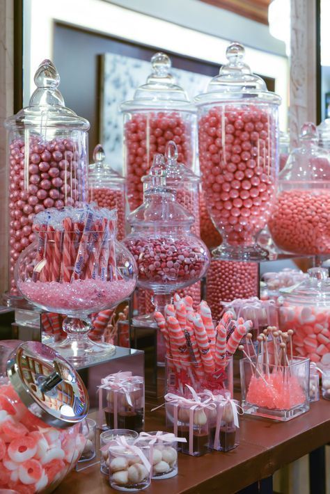 Party Food Sweet 16, January Sweet 16 Party Ideas, Pretty In Pink Birthday Party Outfit, Sweet 16 Snacks, Birthday Party Set Up Ideas, Sweet 16 Candy Theme, Sweet 16 Party Food, Pink Snacks For Party, Party Treat Table Ideas