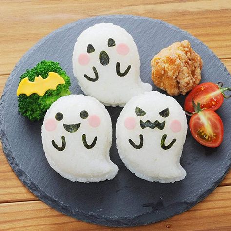 ghost shapped onigiri Cute Onigiri, Onigiri Recipe, Halloween Tea Party, Kawaii Bento, Bento Ideas, Inspo Art, Bento Box Kids, 2024 Halloween, Halloween Desserts