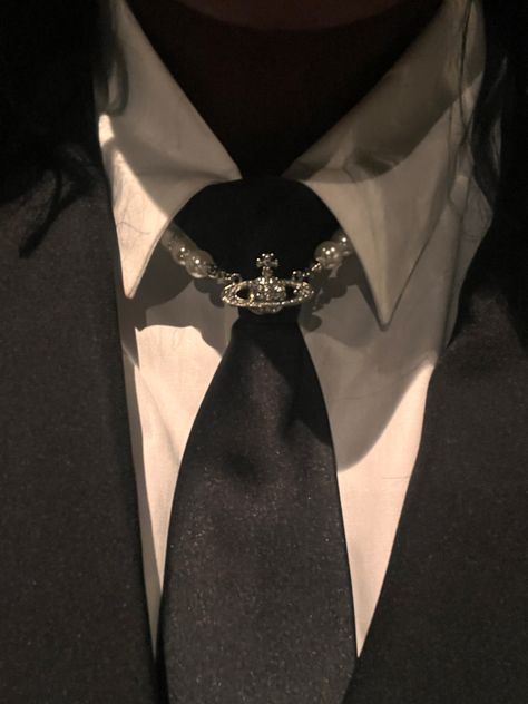 Funky Jewelry, My Trip, Vivienne Westwood, Jewelry Trends, Black Tie, Crown