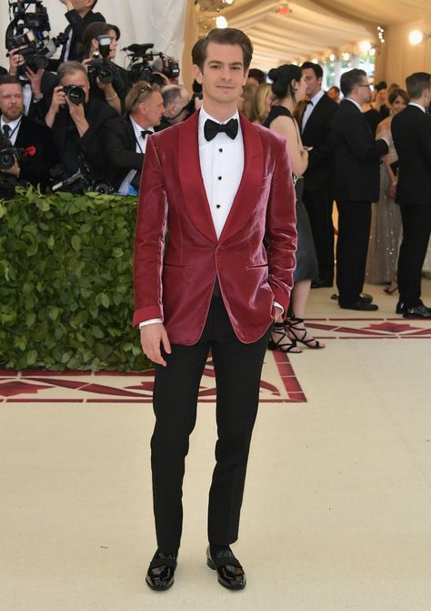 Met Gala Outfits, Gala Outfit, Met Gala Red Carpet, Red Suit, Andrew Garfield, Fashion Night, Well Dressed Men, Mens Fashion Summer, Red Carpet Fashion