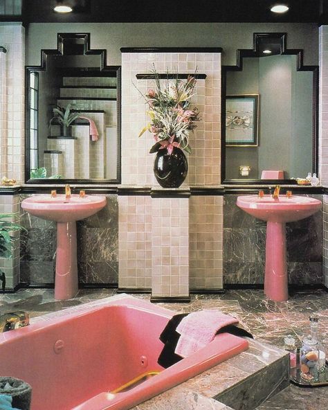 Memphis Modern, 1980s Interior, 90s Interior, 90s Home Decor, 80s Interior Design, 80s House, 80s Home, 90s Home, 80s Interior