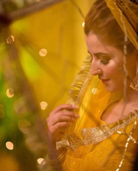 Muslim Haldi Ceremony, Muslim Haldi Bride, Mehndi Ceremony Outfit For Bride, Mehndi Photoshoot Brides, Haldi Brides, Haldi Pic, Haldi Pictures, Mehndi Photoshoot, Haldi Photography Ideas