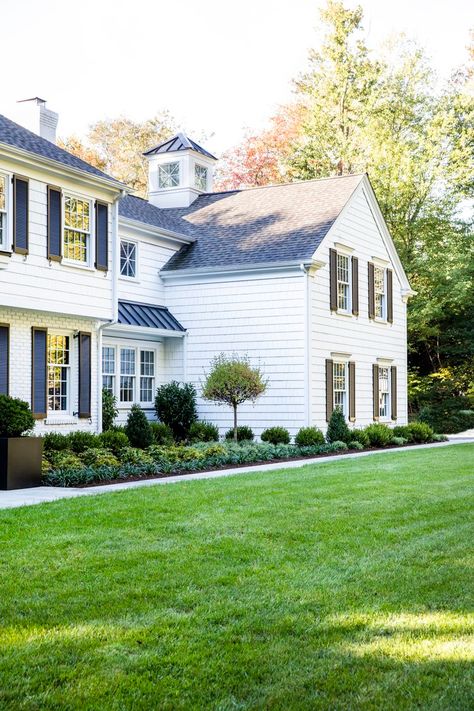 Colonial Home Addition Ideas, Colonial With Garage Addition, Federal Style Home Exterior, Siding Ideas Exterior Colonial, Colonial House Backyard, 1960s Colonial House Remodel, Garrison Colonial Exterior Makeover, Colonial House Landscaping, Colonial Exterior Makeover