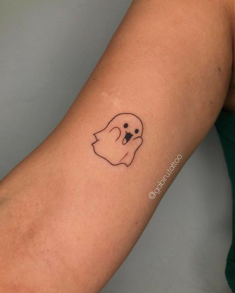 Simple Tattoos Arms, Cat Holding Knife Tattoo, Fantasma Tattoo, Cute Ghost Tattoo Ideas, Tiny Ghost Tattoo, Bmo Tattoo, Boo Tattoo, Tato Realis, Tato Minimal