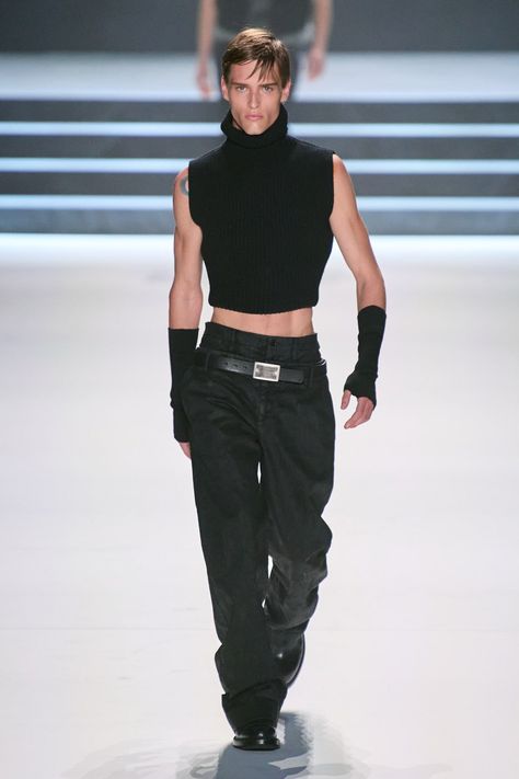 Male Models On The Runway, Male Model Outfits, Mode Queer, Style Androgyne, Fall 2023 Menswear, Mens Runway Fashion, 남성 근육, 2023 Menswear Fashion Show, Men Fashion Week