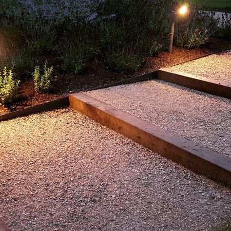 Sleeper Steps, Landscaping Garden Design, Metal Garden Edging, Sleepers In Garden, Compact Garden, Landscape Stairs, Gravel Landscaping, Landscaping Retaining Walls, Garden Stairs