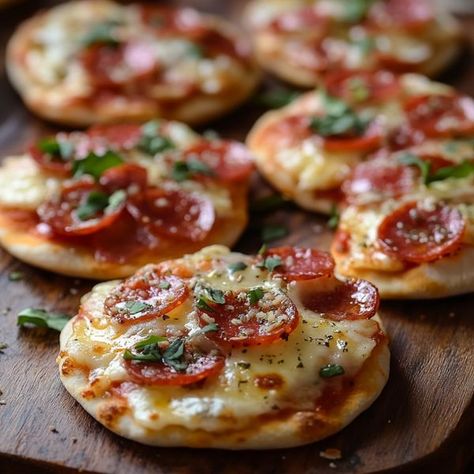 Mini Pizzas, Mini Pizza, Vision Board, Pizza, Pizzas