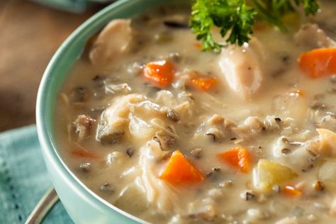 Clean Eating Creamy Turkey & Wild Rice Soup (Thanksgiving Leftovers-Lovers Heaven!) - Clean Food Crush Turkey Wild Rice Soup, Leftover Turkey Soup, Wild Rice Soup Recipes, Chicken Wild Rice Soup, Rice Soup Recipes, Chicken Rice Soup, Chicken And Brown Rice, Chicken And Wild Rice, Hearty Chicken