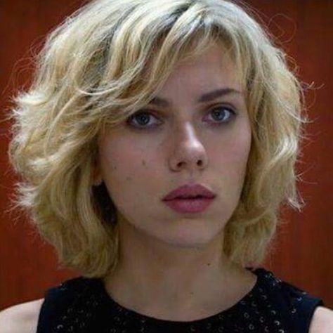 Scarlett Johansson Lucy, Lucy Movie, Ghost World, Color Rubio, Bag Checklist, Wigs Online, Hospital Bag, Up Girl, Scarlett Johansson