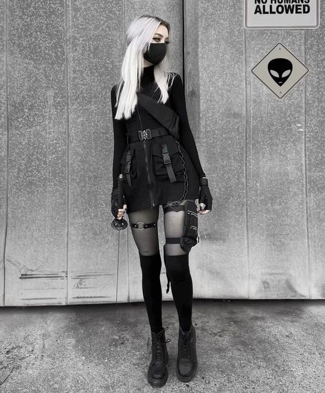 Tech Wear Women, Cyberpunk Outfit Women, Techwear Outfits Women, Cyberpunk Aesthetic Outfit, Tech Wear Aesthetic, Female Techwear, Techwear Girl Outfit, Techwear Girl, Cyberpunk Outfit