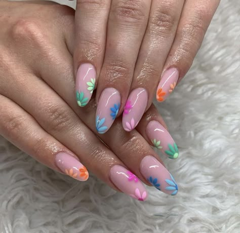 Rainbow Flower Nails, Nail Ideas Vacation, Nail Deisgn, Nails 2023 Acrylic, Spring Nails Aesthetic, Gel Spring Nails, Aesthetic Spring Nails, Makeup 2023, Summer Nail Ideas