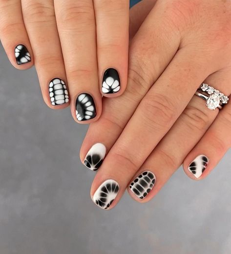 Monochrome Nails, Black And White Nail, Black And White Nail Designs, Nail Design Glitter, Blooming Gel, Mens Nails, Retro Nails, Trendy Nail Art Designs, Acrylic Nails Coffin Pink