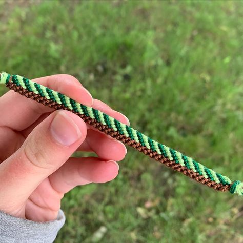 🦋Morgan🦋 on Instagram: “Green and brown bracelet! I tried to challenge to make myself make a bracelet that I normally wouldn’t make and this was the result! . . .…” Green And Brown Bracelets, Bracelets Green, Bracelets Ideas, Brown Bracelet, A Bracelet, Diy Bracelets, Green And Brown, Macrame, Bracelet