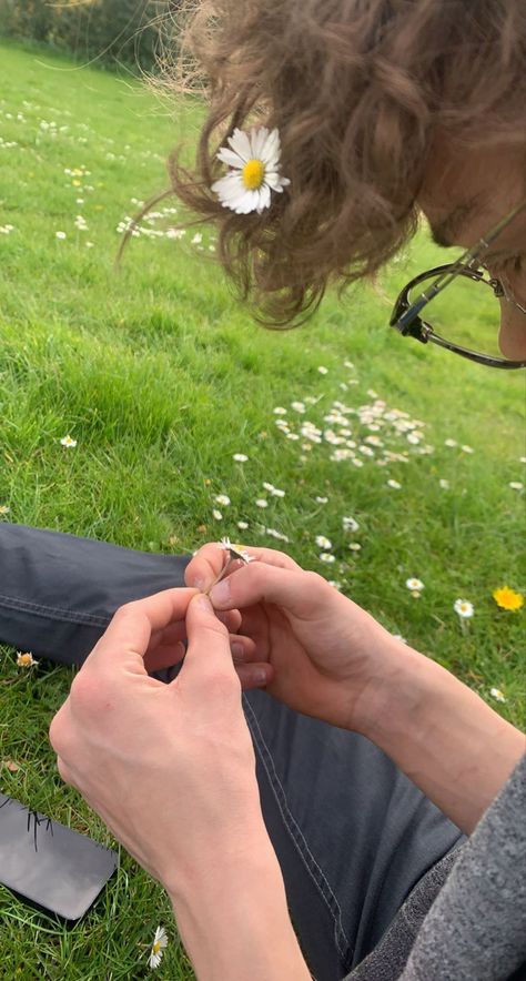 Cottage Core Boyfriend, Man Giving Flowers To Woman Aesthetic, Spring Couples Aesthetic, Couple Spring Aesthetic, Spring Aesthetic Couple, Spring Relationship Aesthetic, Spring Boyfriend Aesthetic, Boys With Flowers Aesthetic, Boyfriend Giving Flowers Aesthetic