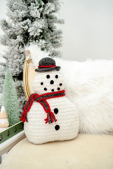 Snazzy Snowman Pillow Crochet Snowman Pillow, Advanced Crochet Stitches, Winter Patterns, Double Crochet Decrease, Snowman Pillow, Single Crochet Decrease, Bottle Cozies, Advanced Crochet, Crochet Snowman