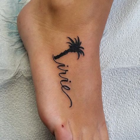 Jamaica Tattoo, Jamaican Tattoos, Hawaiian Tattoos, Private Tattoos, Palm Tree Tattoo, Skeleton Hand Tattoo, Hawaiian Tattoo, Inspiration Tattoos, Tattoos Designs