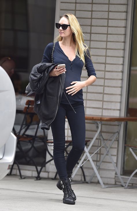 Candice Cradled Her Baby Bump in a Navy and Black Look Pregnancy Outfits Casual, Candice Swanepoel Style, Pregnant Outfit, Pregnancy Fashion Winter, Celebrity Maternity Style, Summer Maternity Fashion, Pregnant Celebrities, All Black Dresses, Summer Pregnancy