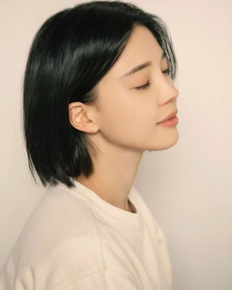 Square Bob Haircut, Square Bob, Haircuts Designs, Asian Bob Haircut, Short Dyed Hair, Classic Bob Haircut, Hairstyle Girl, Graduated Bob Haircuts, Graduated Bob