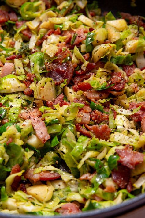 With a tender inside and crisp outside, it’s safe to say this quick Brussel sprouts recipe with bacon is a favourite in our house! It’s a super easy 2-ingredient dish with a delicious flavour everyone will love. Keep reading to learn how to cook Brussel sprouts on stove, with tips and advice. Saltgrass Brussel Sprouts Recipe, Sauteed Brussel Sprouts With Bacon, Brussel Sprout Meals, Bacon And Brussel Sprouts, Brussel Sprout Recipes With Bacon, Cook Brussel Sprouts, Brussels Sprouts And Bacon, Brussel Sprouts Recipes Easy, Brussel Sprouts With Bacon