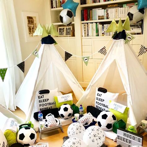 The Best Sleepover, Boys Teepee, Tent Sleepover, Boy Sleepover, Glamping Party, Teepee Party, Pamper Party, Fun Sleepover Ideas, Sleepover Ideas